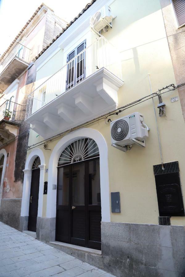 IzzHome Blue Ragusa Esterno foto